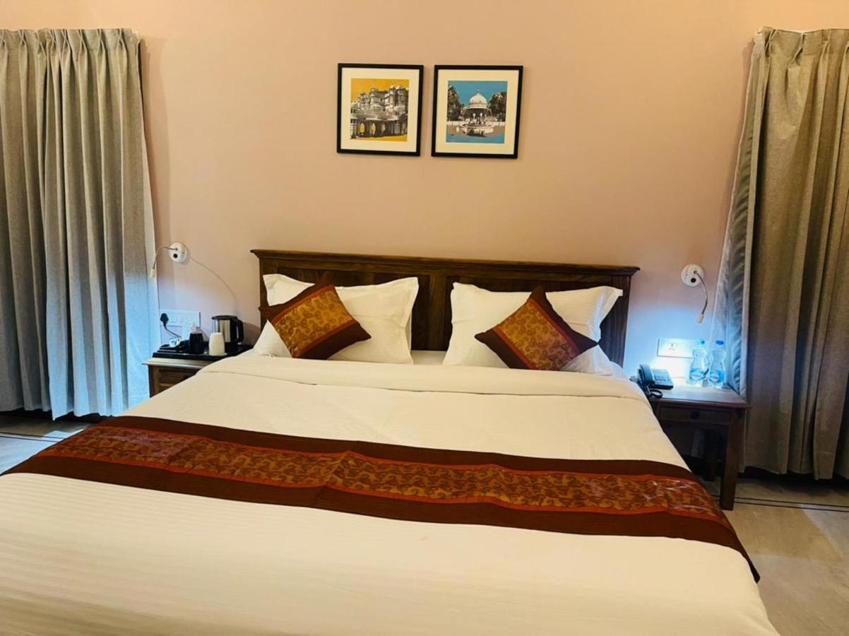 Dheergarh Palace Удайпур Екстериор снимка